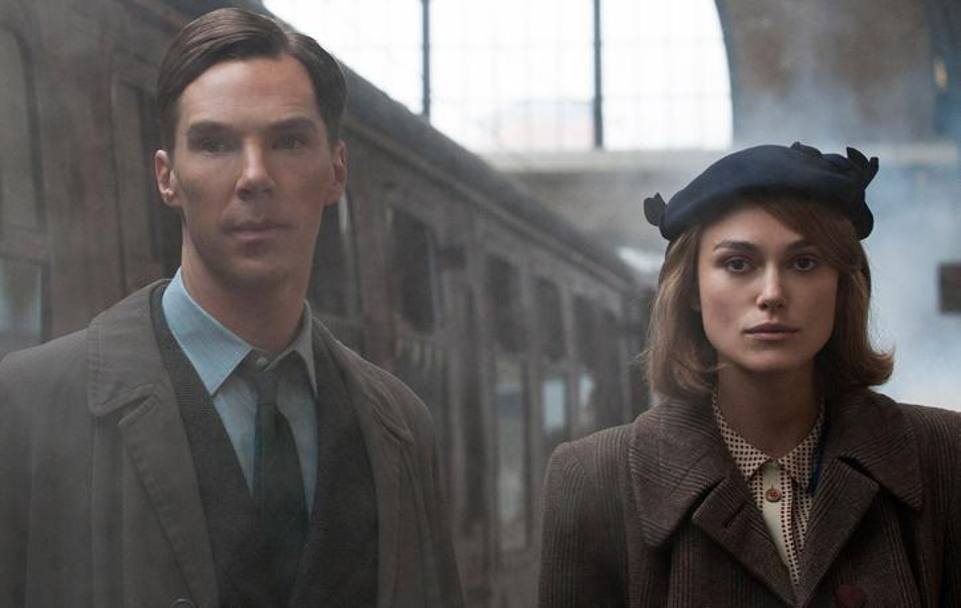 Benedict Cumberbatch e Keira Knightley nei panni di Alan Turing e Joan Clarke